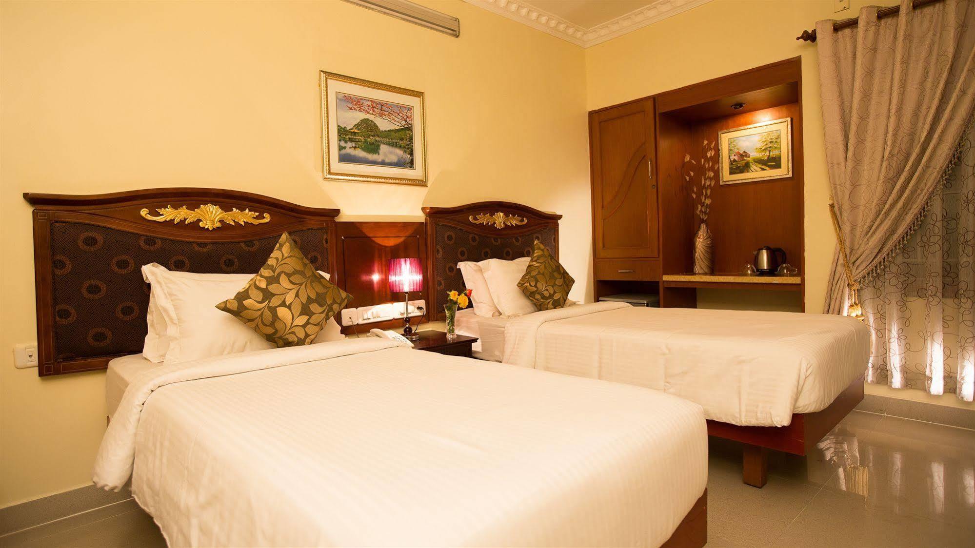 Taz Kamar Family Hotel Ченнаї Екстер'єр фото