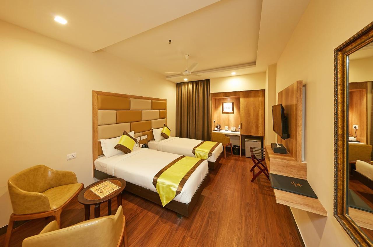 Taz Kamar Family Hotel Ченнаї Екстер'єр фото